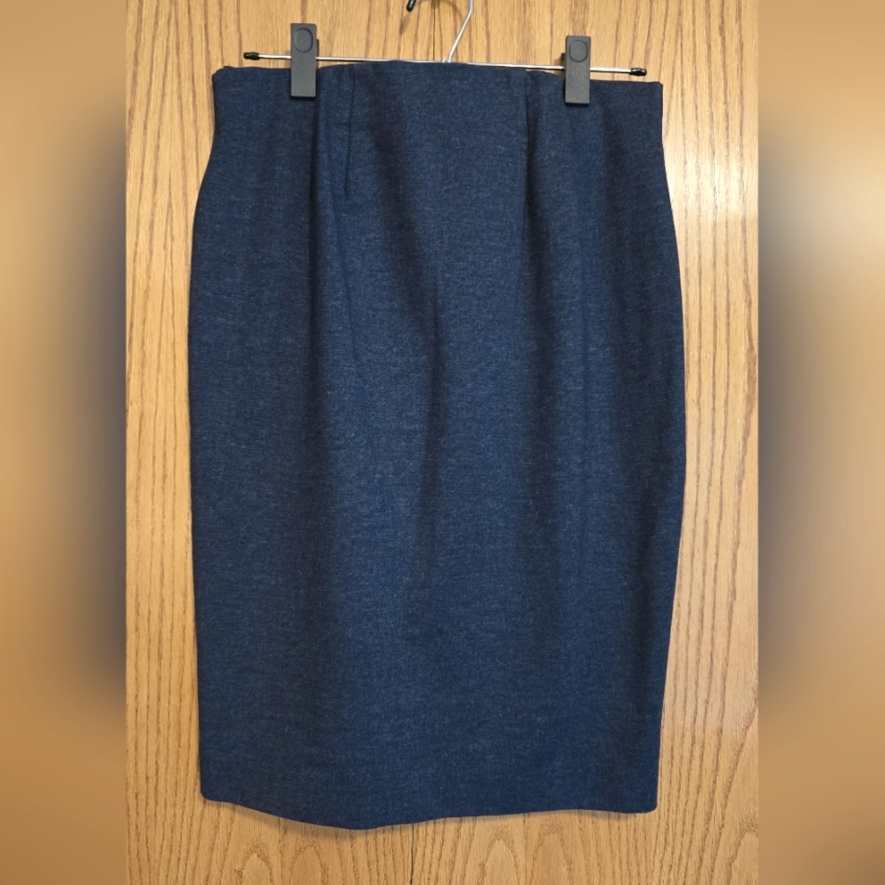 Elle Knit Pull On Navy Skirt Small